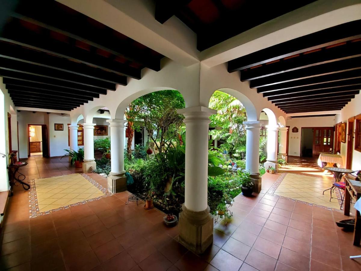 Hotel Y Jardines Casa Buho Antigua Bagian luar foto